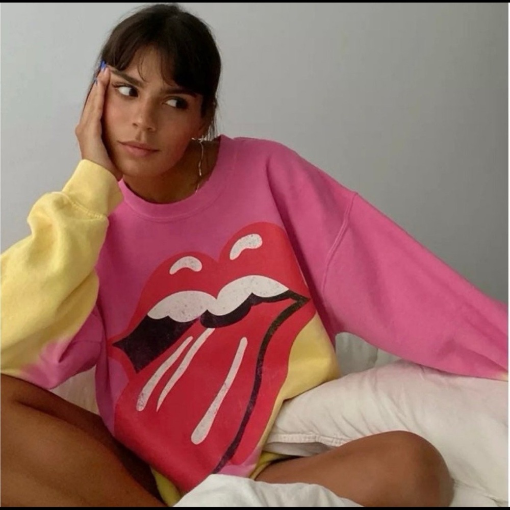 THE ROLLING STONES TIE-DYE CREW NECK SWEATSHIRT | MEDIUM.